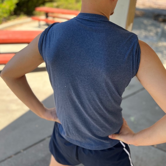 BATMAN MEN T SHIRT NAVY BLUE DC COMICS COMICS HERO OVAL LOGO OFFICIALLY GOTHAM - Picture 11 of 16